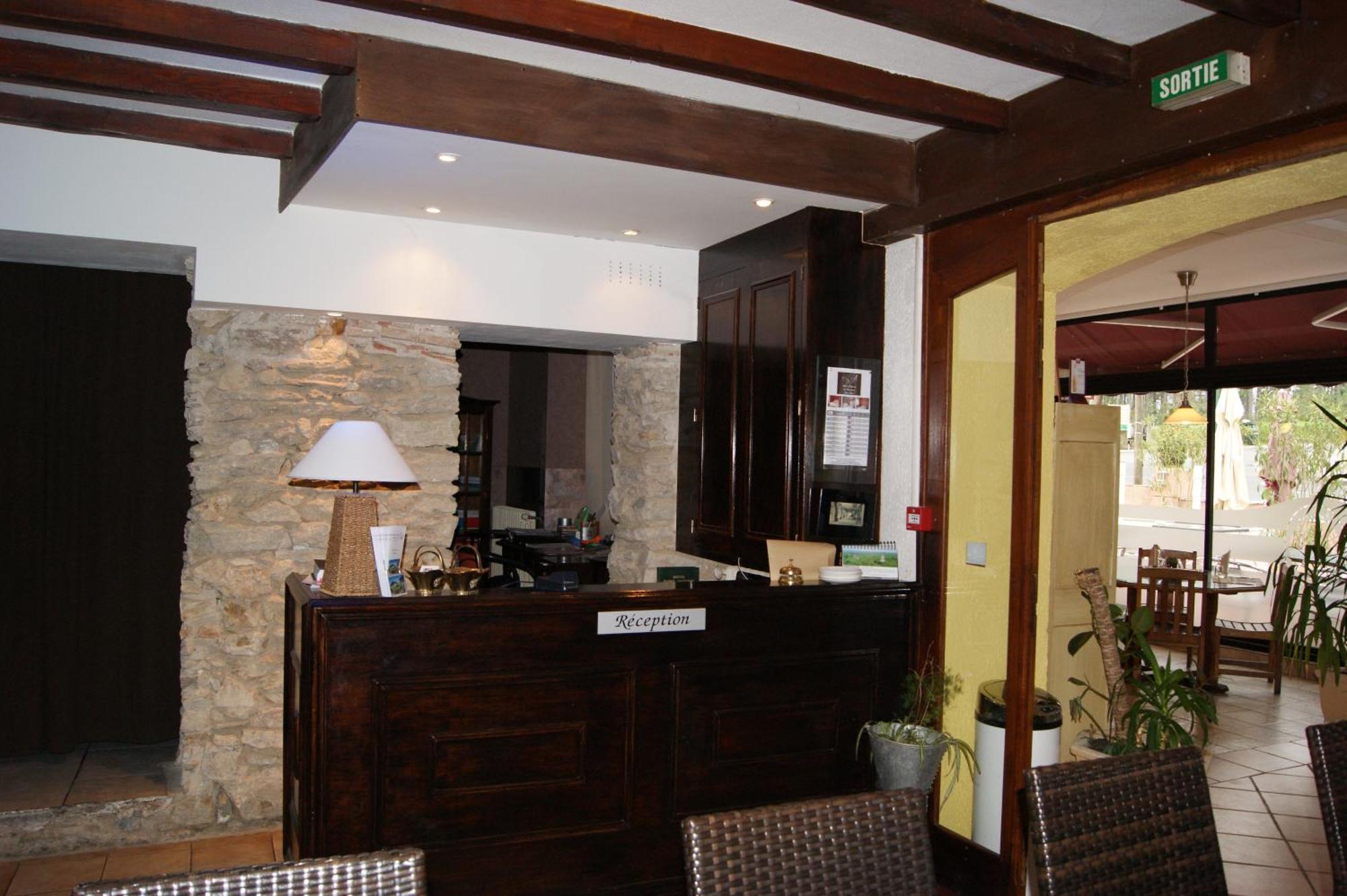 Hotel La Renaissance Ровел Екстериор снимка