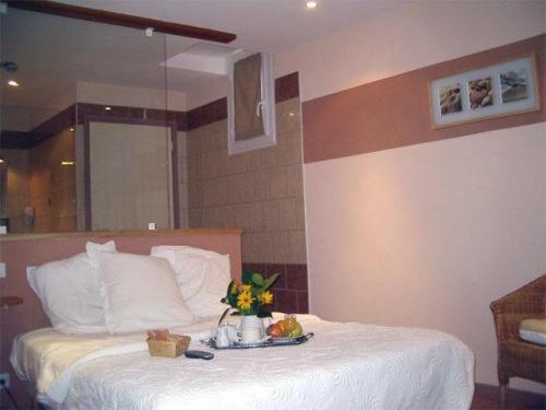 Hotel La Renaissance Ровел Удобства снимка